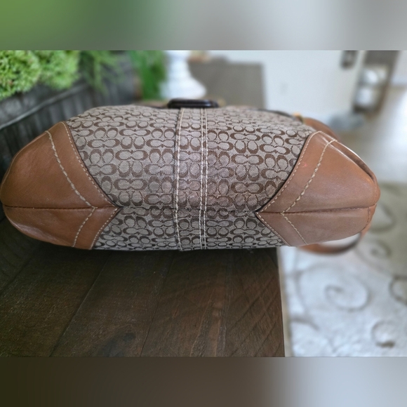 Coach SOHO 2007 Signature C Shoulder/Crossbody Brown Leather Suede Rivet Flap - Picture 12 of 16